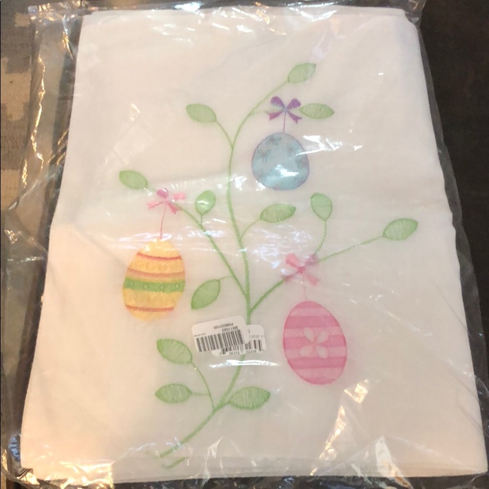 NWT Easter Placemats (4)